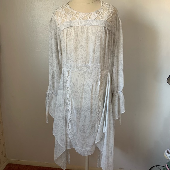 LC Lauren Conrad Dresses & Skirts - Gray and White Dress